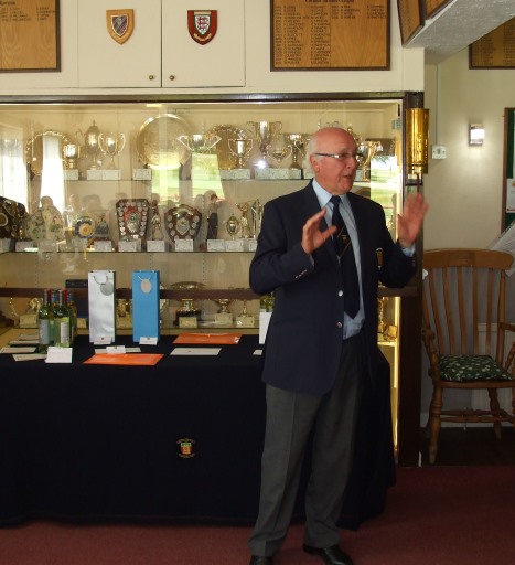 President Explaining Dodgy Dice Cockup on 10th Hole